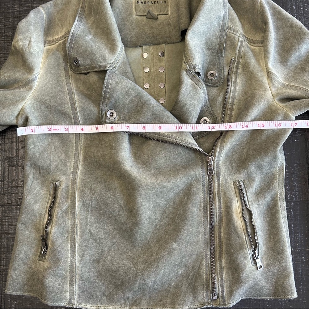 Stylish Olive Faux Suede Jacket - Picture 3 of 8